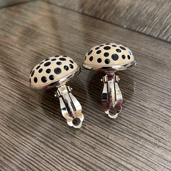 Vintage Edwin Pearl Polka Dot Round Dome Clip Earrings - Picture 12 of 12